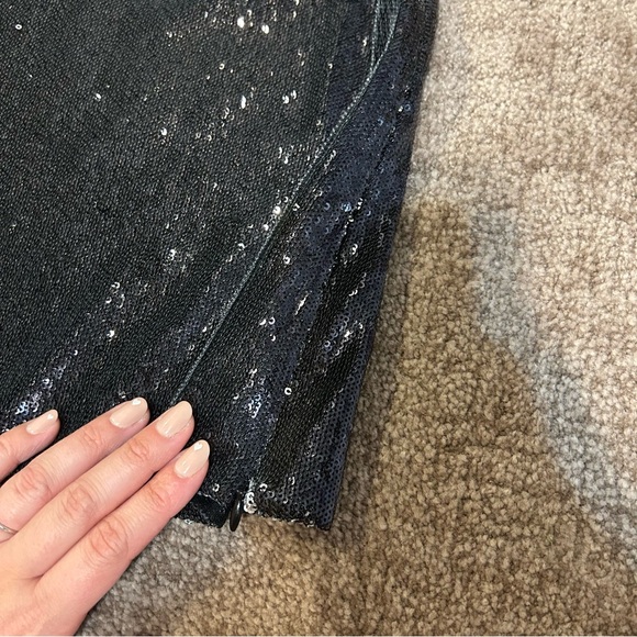 ARMANI Collezioni Sparkly Top 🖤✨ - Picture 2 of 5